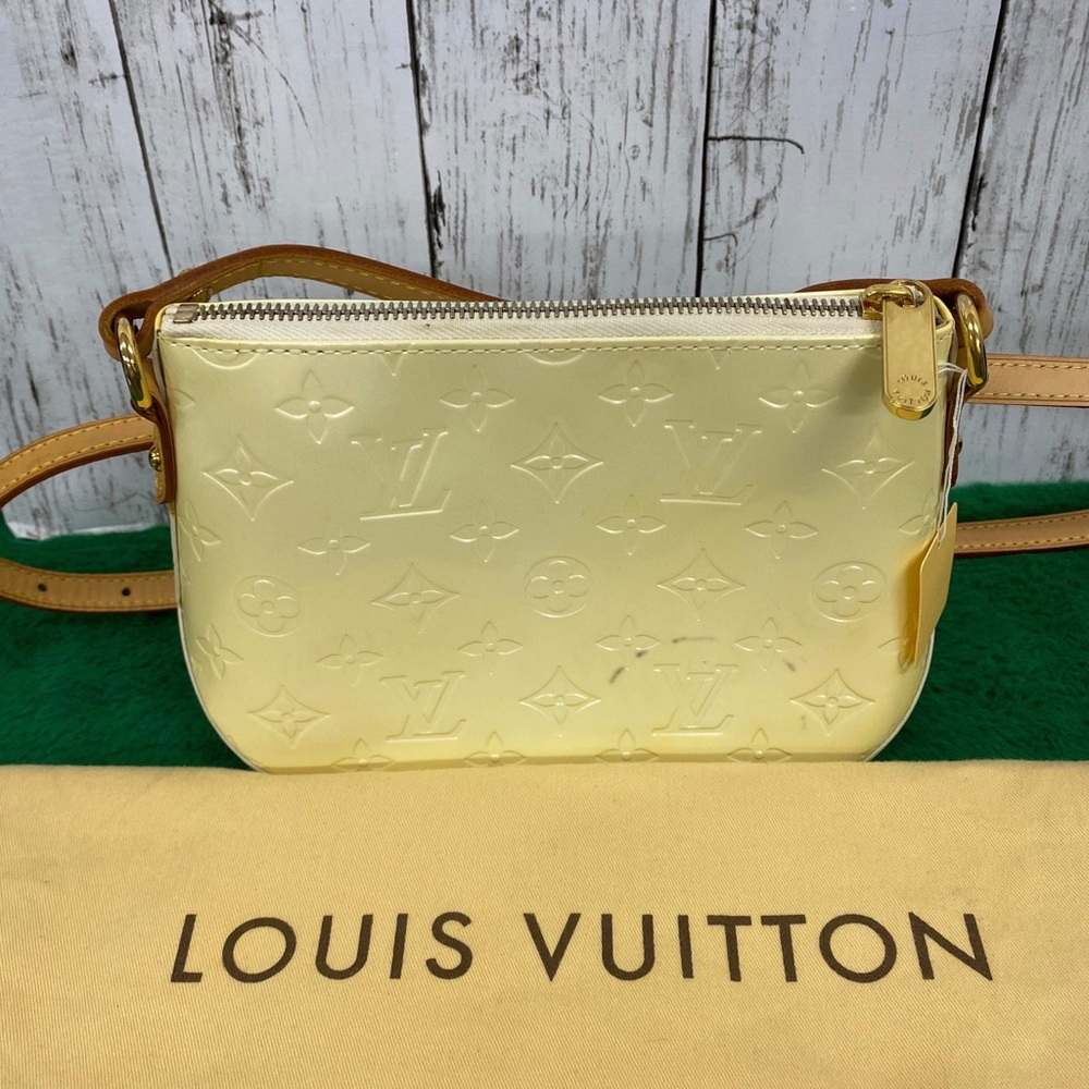 Louis Vuitton Vernis Perle Minna Street crossbody